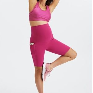 Fabletics Sangria PureLuxe High-Waisted Maternity 9'' Short Size M